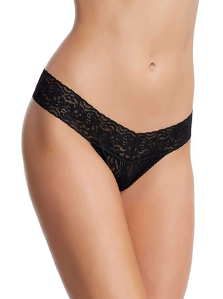 Signature Stretch Lace Low Rise Thong 4-Pack